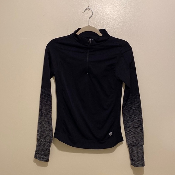 Jilla British Design back long sleeves sport top. Size S - Picture 2 of 8